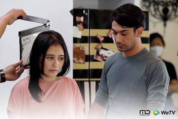 potret mesra Prilly Latuconsina dan Reza Rahadian bintangi series My Lecturer My Husband season 2 (dok. MD Entertainment/My Lecturer My Husband season 2)