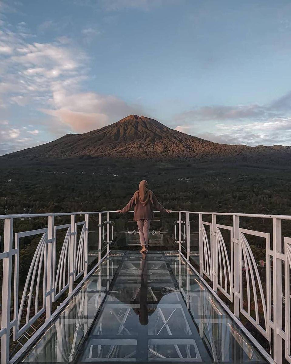 Bukit Tangkeban, Pemalang, Jawa Tengah (instagram.com/iva_albaghli)