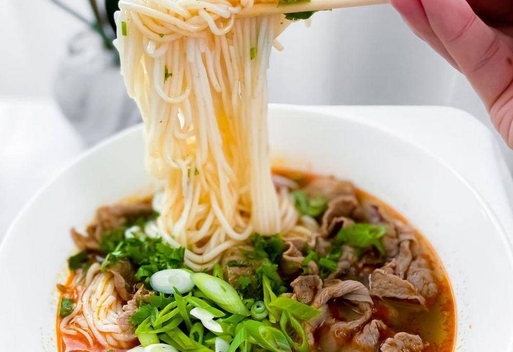 Bun bo hue (instagram.com/forkingwitharmani)