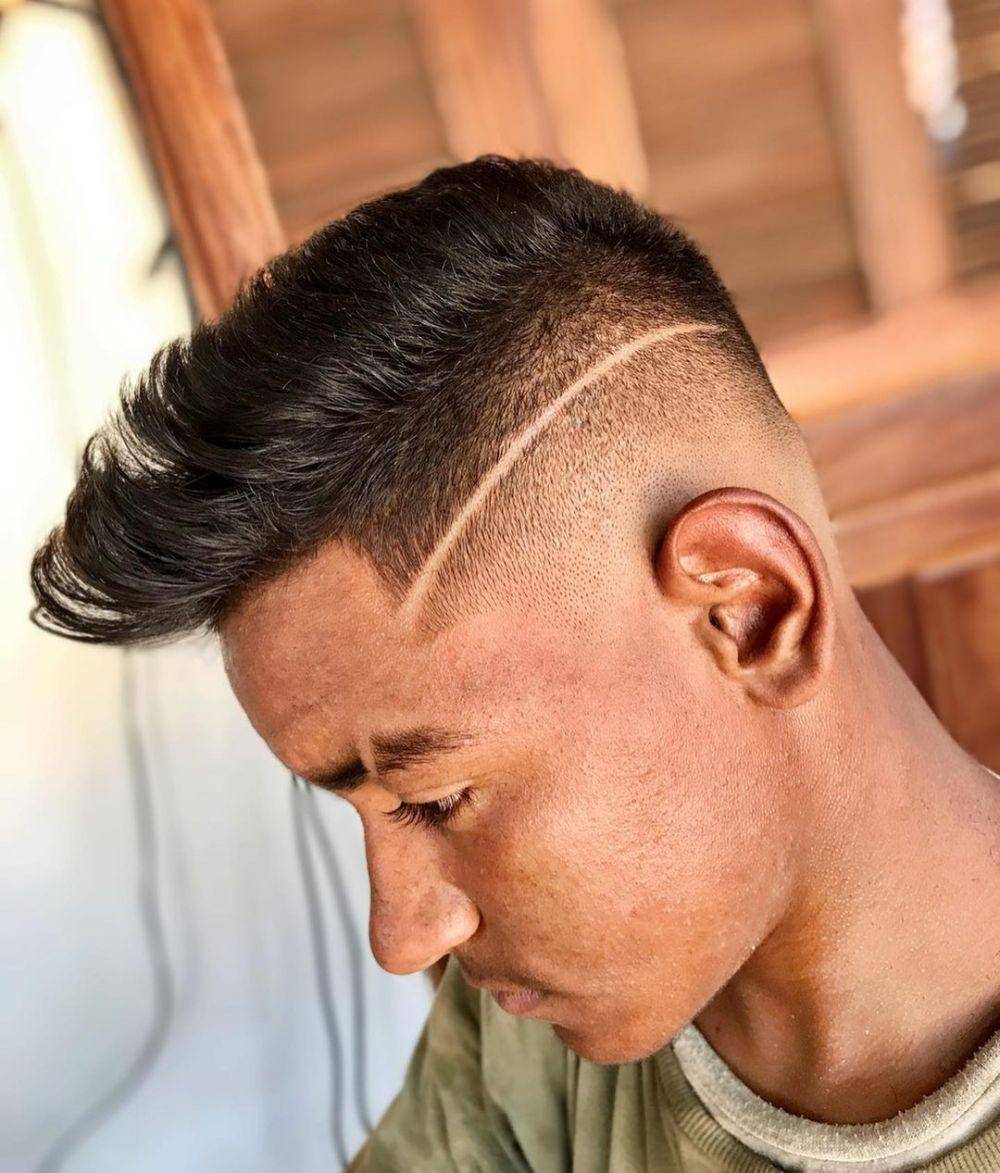 Ilustrasi gaya rambut line up pompadour (instagram.com/augusto_barbeiro1)