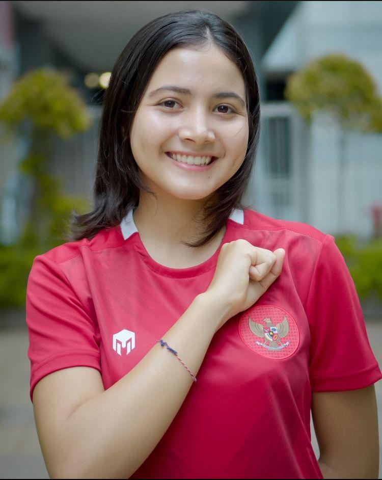 Bulan (Instagram.com/bulansutena)