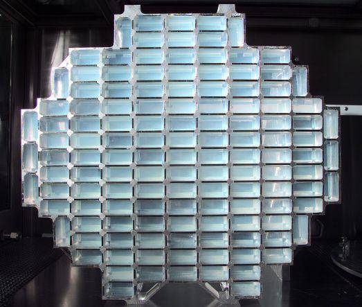 potret aerogel digunakan untuk menangkap debu komet. Credit: NASA/JPL/Caltech (apod.nasa.gov)