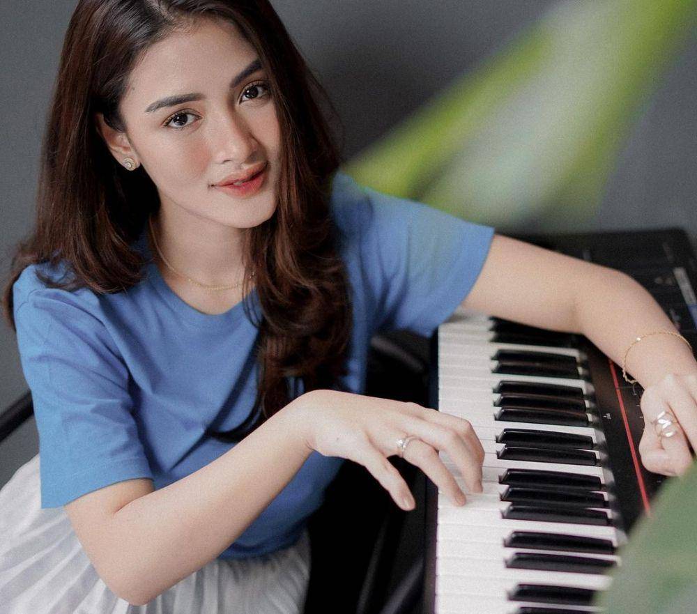Prinsa Mandagie (instagram.com/prinsamandagie)