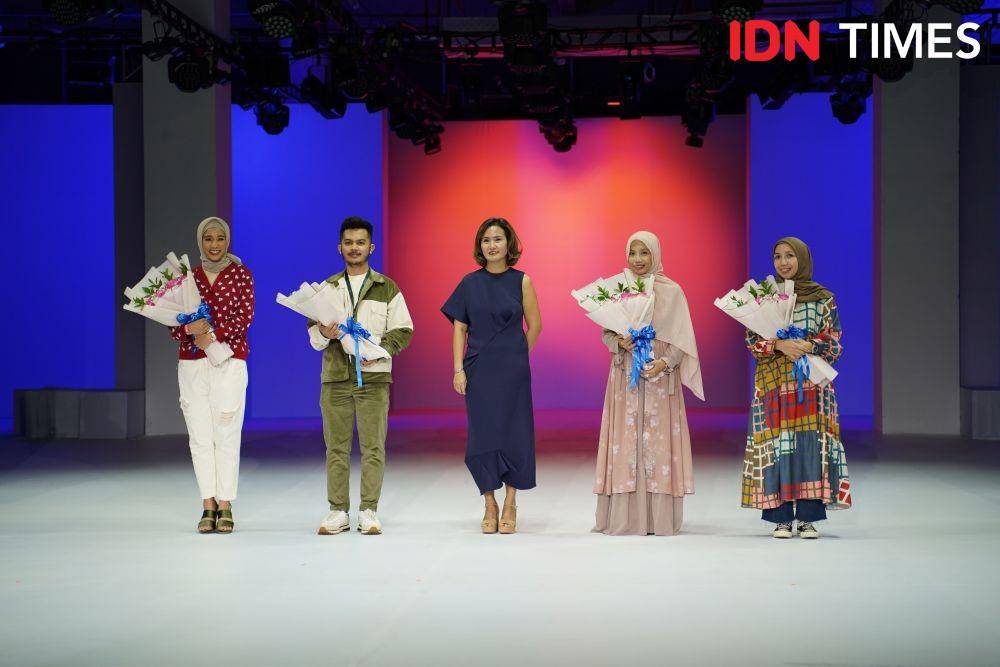 Andani Agni Putri, Founder Nona bersama dengan desainer lainnya saat tampil pada gelaran Jakarta Fashion Week 2022.  Kamis-Minggu (25-28/11/2021). (dok. Nona)
