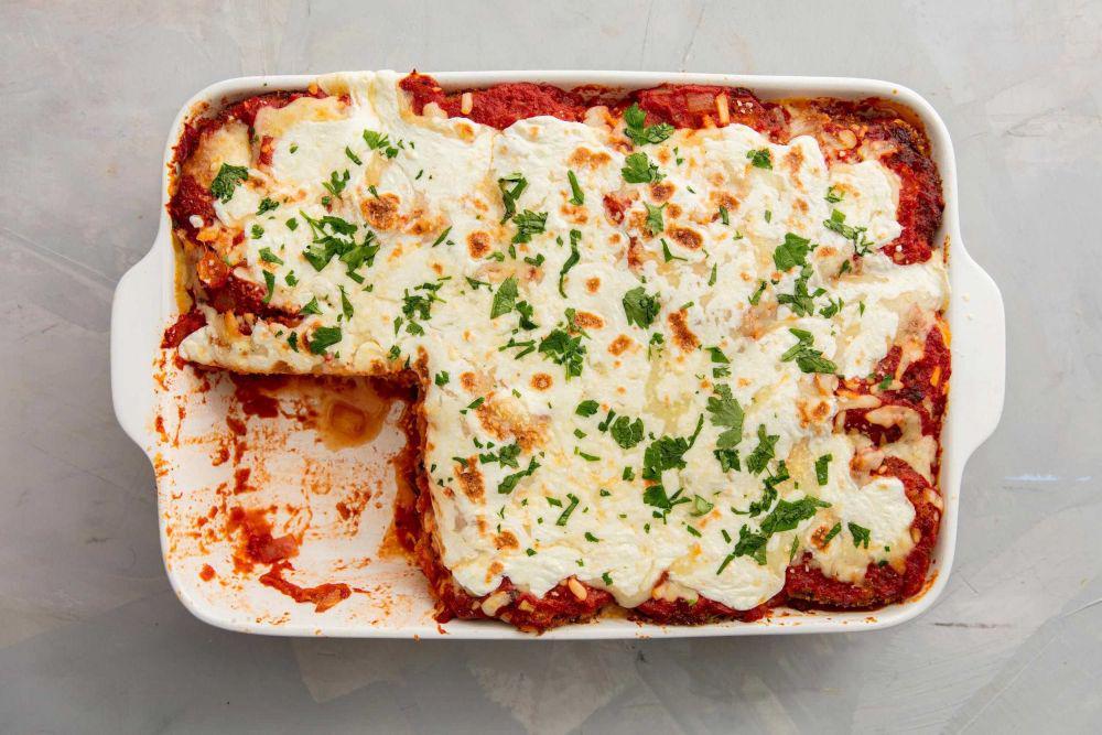 Eggplant parmesan (delish.com)