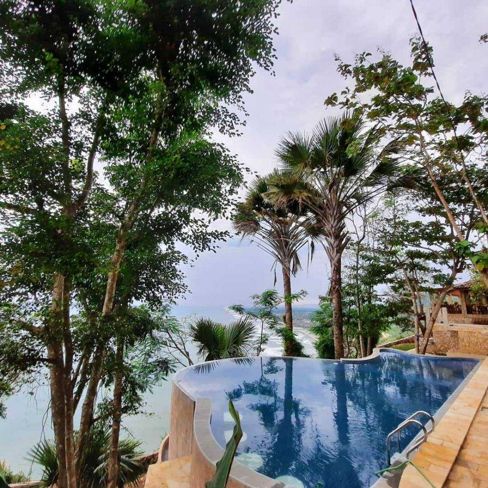 Edge Resort (instagram.com/edge_resort)