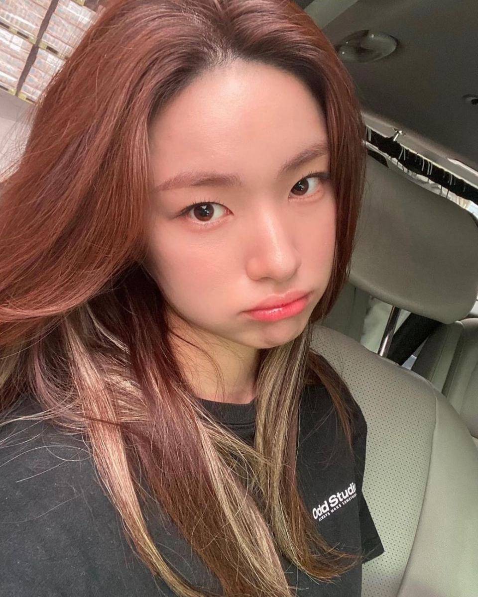 Shin Ha Young (instagram.com/havv_y)
