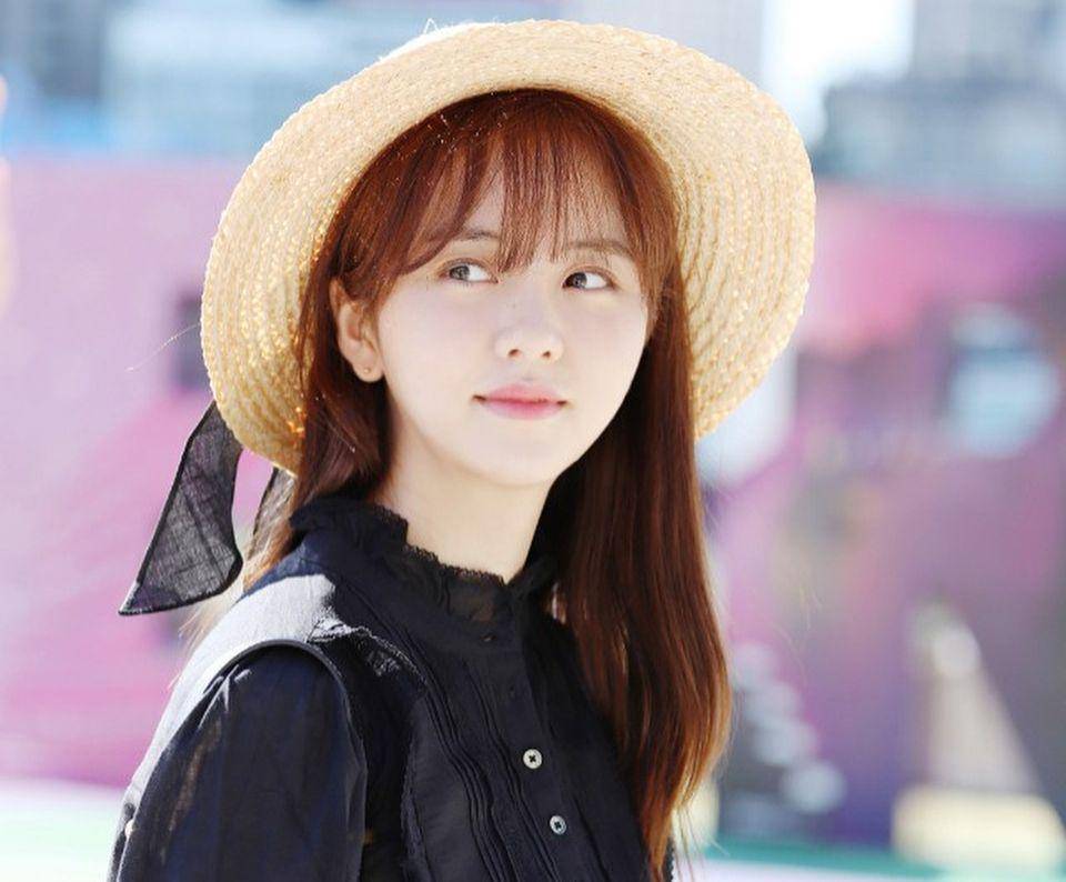 Kim So Hyun dengan gaya rambut berponi depan (instagram.com/wow_kimsohyun)