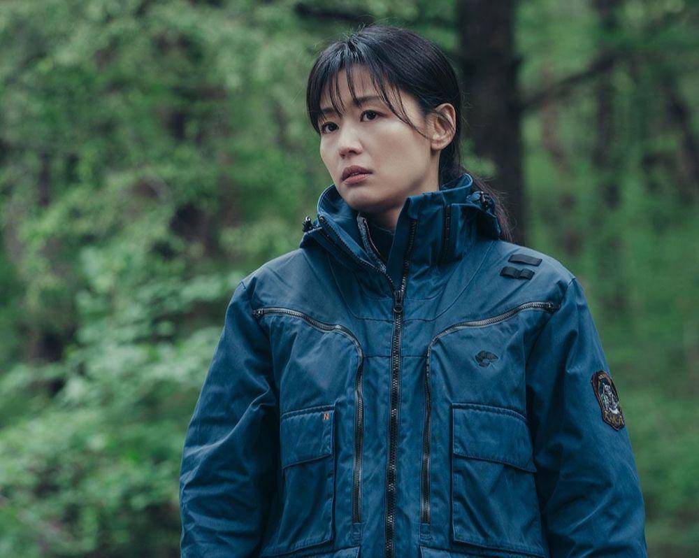 Jun Ji Hyun dengan gaya rambut berponi depan (instagram.com/tvn_drama)