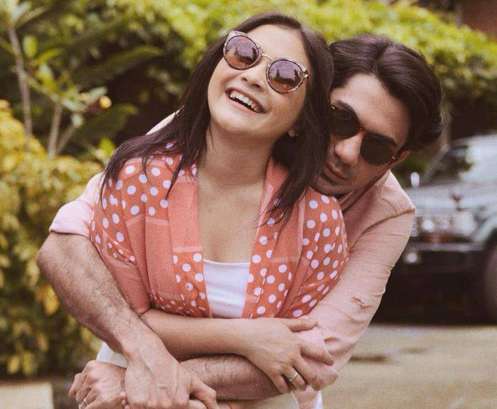potret mesra Prilly Latuconsina dan Reza Rahadian bintangi series My Lecturer My Husband season 2 (dok. MD Entertainment/My Lecturer My Husband season 2)
