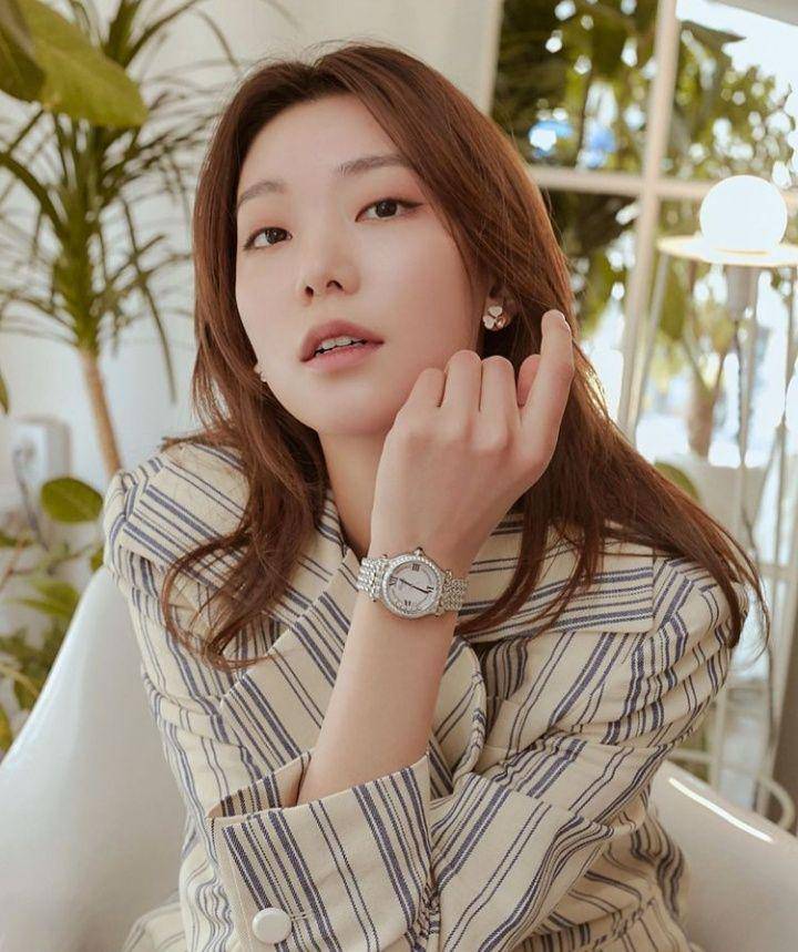 Lee Ho Jung (instagram.com/holly608)