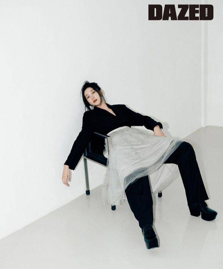 Lee Ho Jung (instagram.com/holly608)