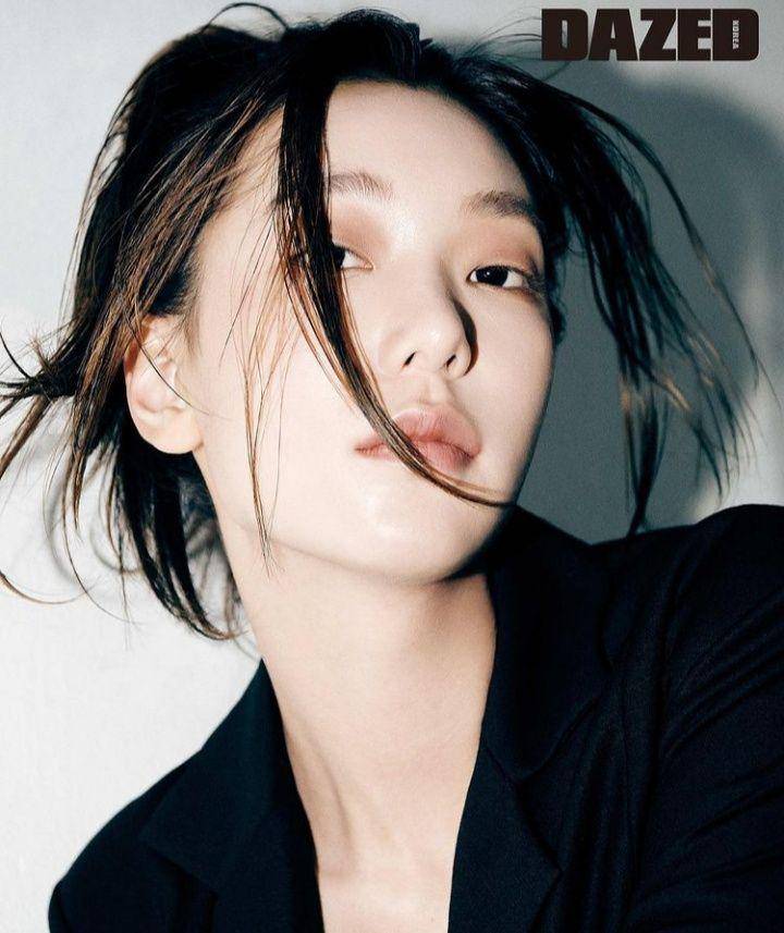 Lee Ho Jung (instagram.com/holly608)