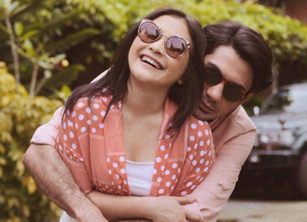 potret mesra Prilly Latuconsina dan Reza Rahadian bintangi series My Lecturer My Husband season 2 (dok. MD Entertainment/My Lecturer My Husband season 2)