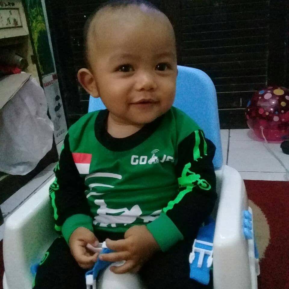 Bocah pakai jaket ojol. (instagram.com/kurniafitria19862574)