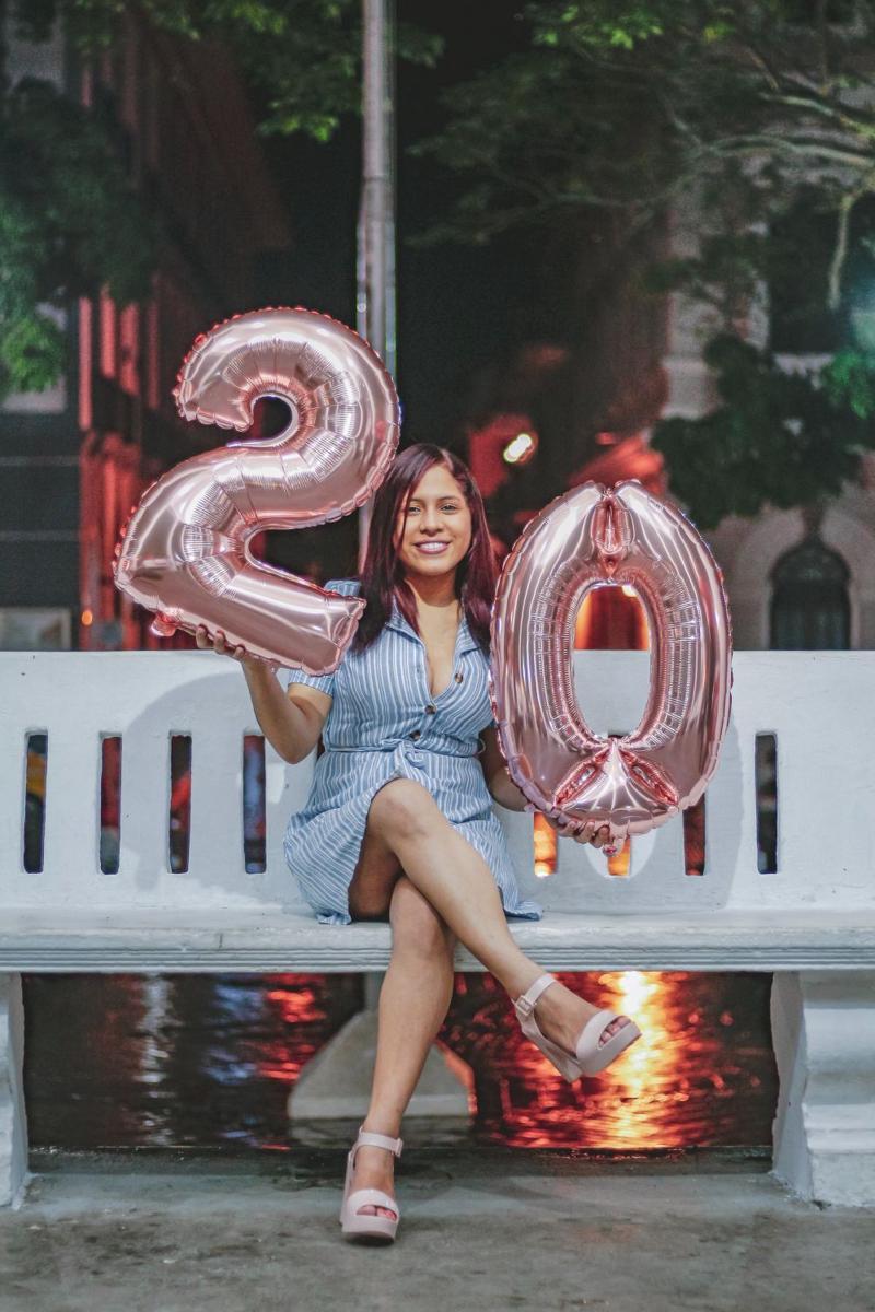 ilustrasi usia 20 tahun (pexels.com/APHOTOX)