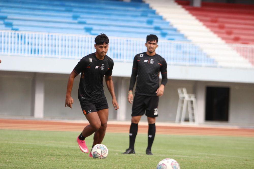Pemain Persik Kediri saat berlatih. IDN Times/ persikofficial