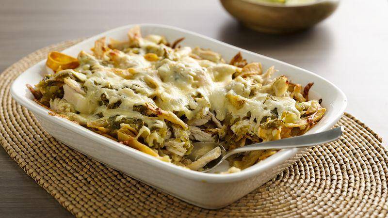 ilustrasi chicken chilaquiles casserole (bettycrocker.com/Betty Crocker Kitchens)
