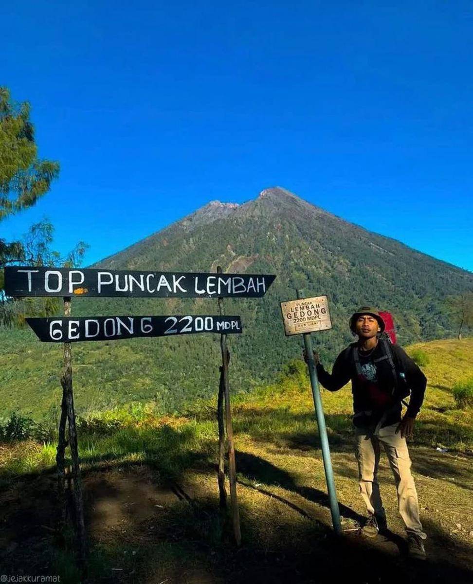 pemandangan dari Bukit Lembah Gedong (instagram.com/jejakkuramat)