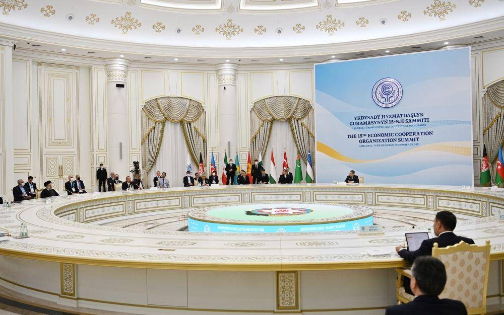 KTT ECO ke-15 yang diselenggarakan pada Minggu, 28/11/2021, di Turkmenistan. (twitter.com/ICU Azerbaijan)