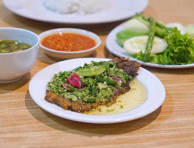 Dendeng Batokok (instagram.com/kulineran_aja)