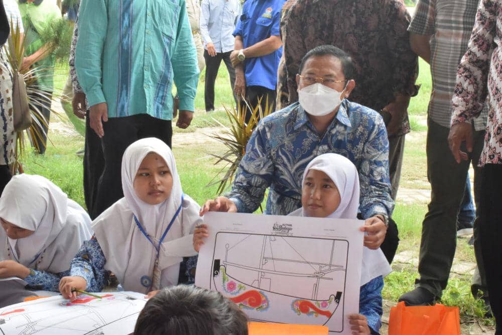 Perahu Ijon-ijon yang dibuat oleh nelayan Lamongan. Dok Humas Pemkab Lamongan