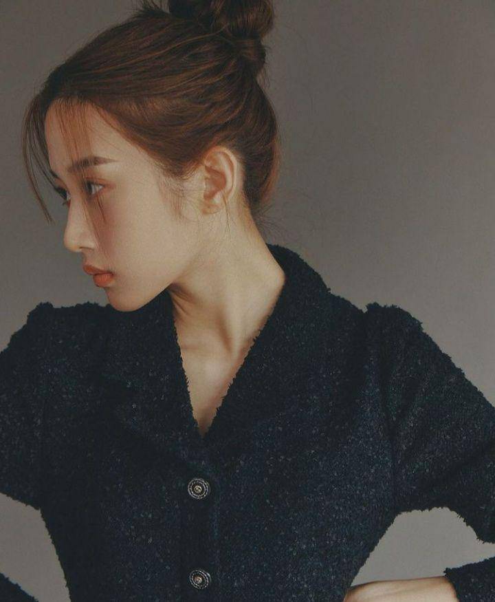 Moon Ga Young (instagram.com/m_kayoung)