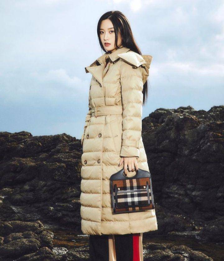 Moon Ga Young (instagram.com/m_kayoung)