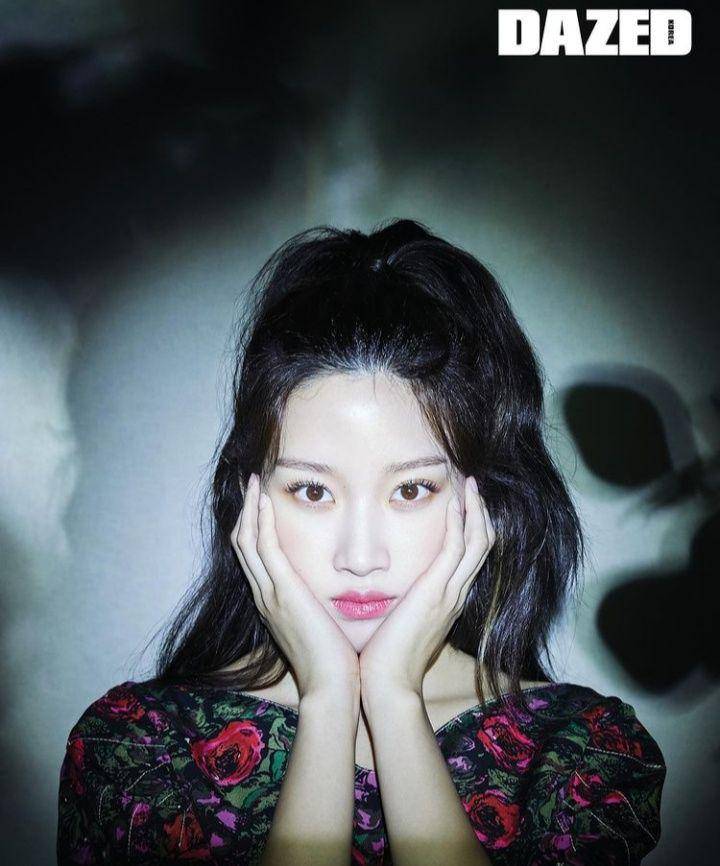 Moon Ga Young (instagram.com/m_kayoung)