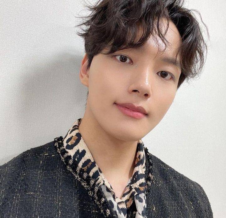 Yeo Jin Goo (instagram.com/yeojin9oo)