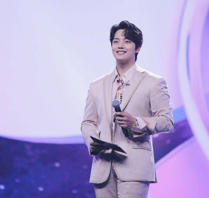 Yeo Jin Goo (instagram.com/yeojin9oo)