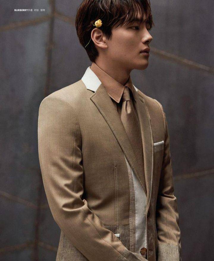 Yeo Jin Goo (instagram.com/yeojin9oo)