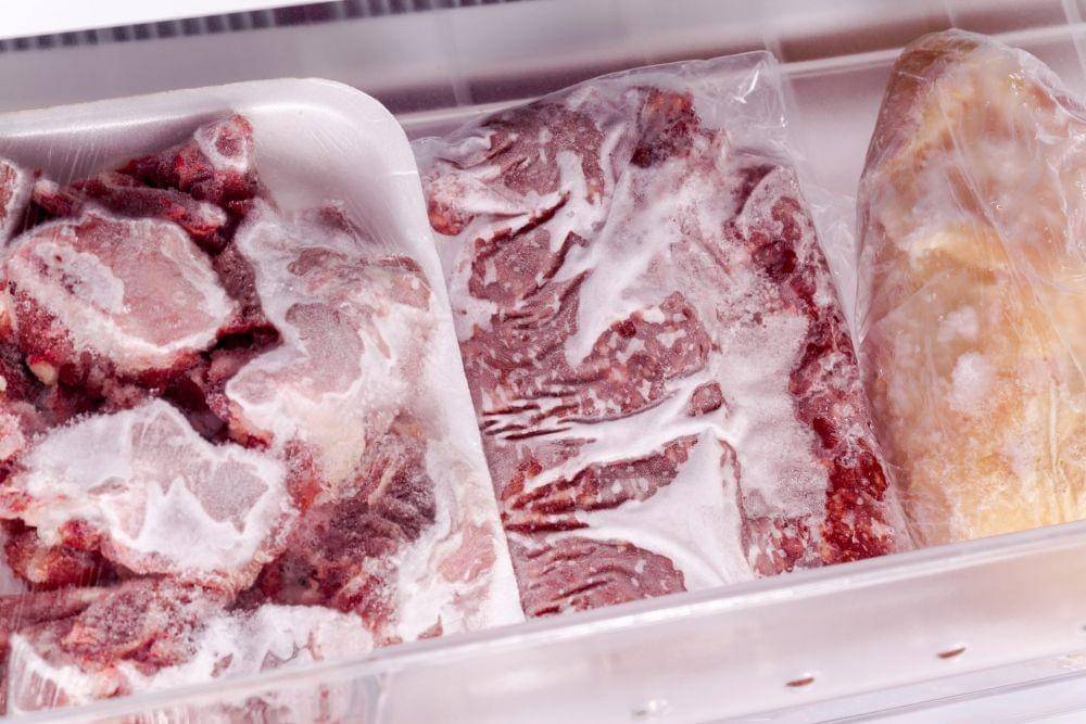 Ilustrasi daging beku di dalam freezer (cookist.com)