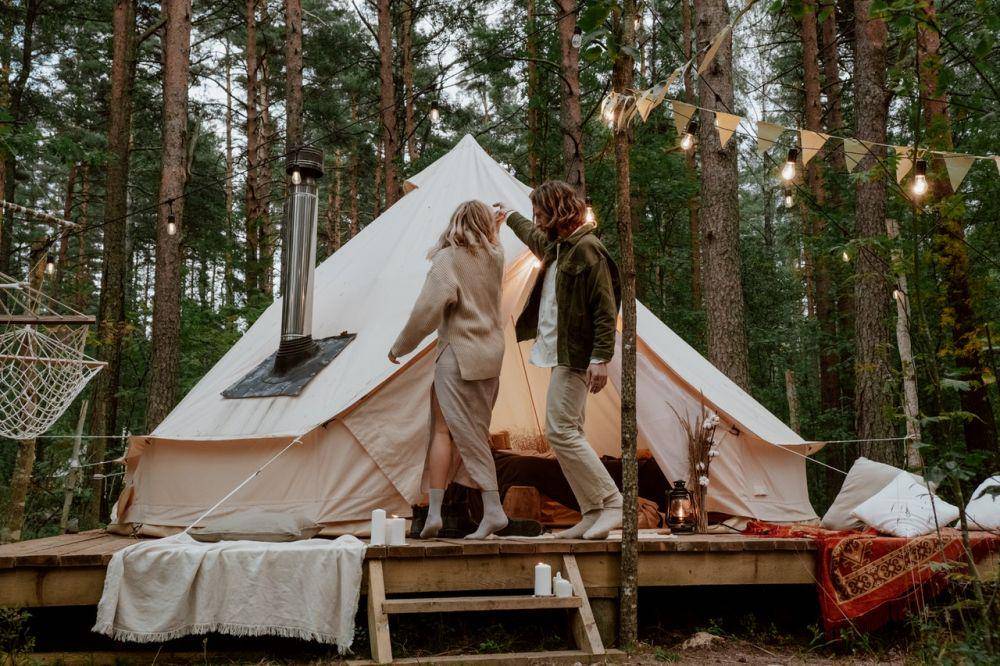 Ilustrasi camping (pexels.com/cottonbro)