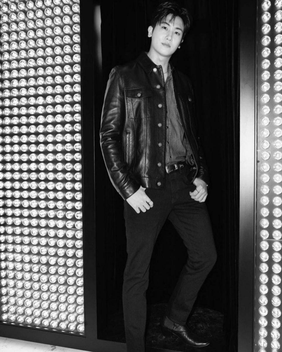 Park Hyung Sik (instagram.com/phs1116)