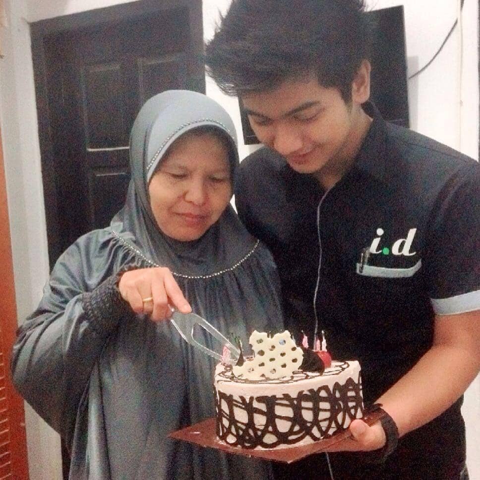 potret Teuku Ryan dan ibu (instagram.com/teukuryantr)