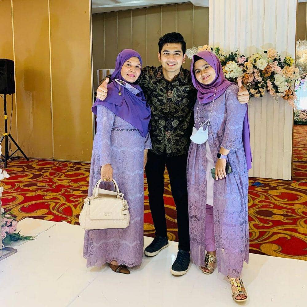 potret Teuku Ryan, adik, dan ibu (instagram.com/teukuryantr)