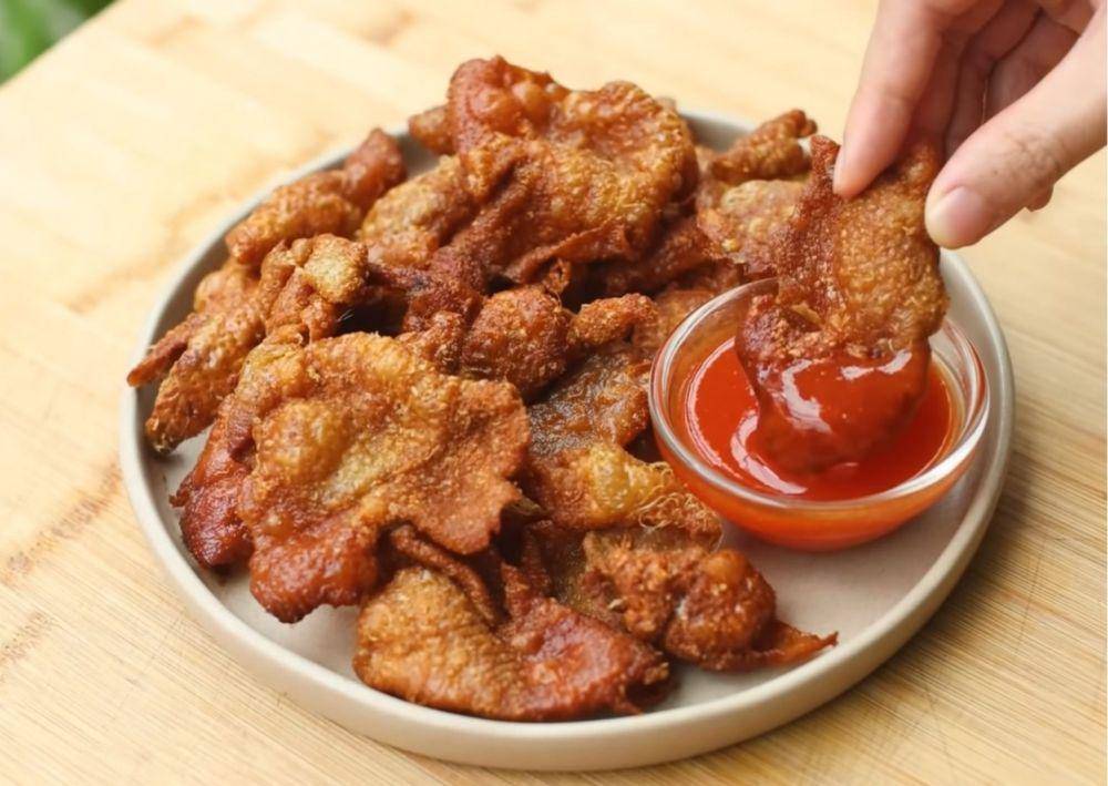Kulit ayam krispi (youtube.com/Devina Hermawan)