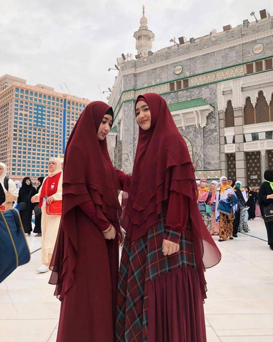Cindy Fatikasari dan Tengku Syaira Anataya (instagram.com/cindyfatikasari18)
