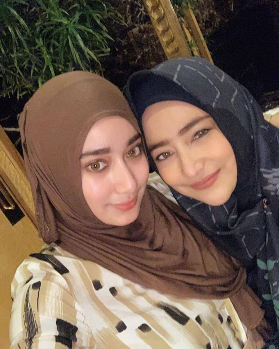 Cindy Fatikasari dan Tengku Syaira Anataya (instagram.com/cindyfatikasari18)