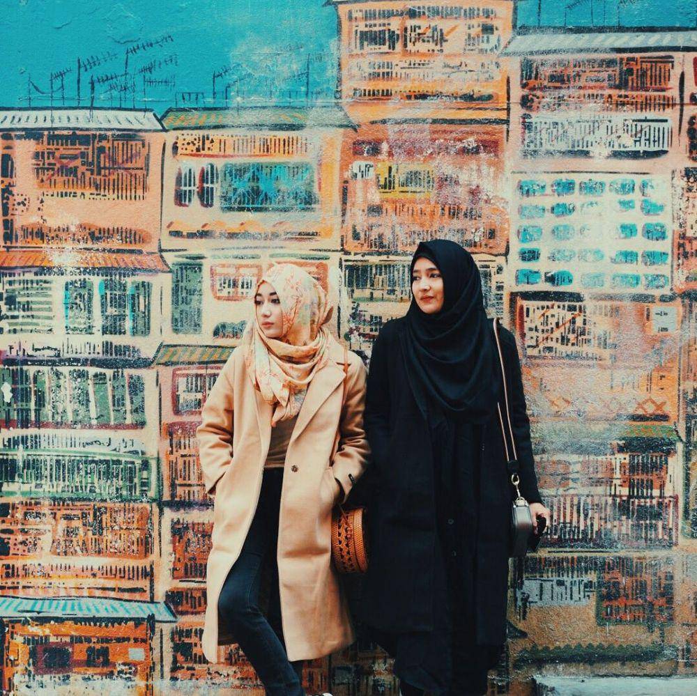 Cindy Fatikasari dan Tengku Syaira Anataya (instagram.com/osnapitzcha)