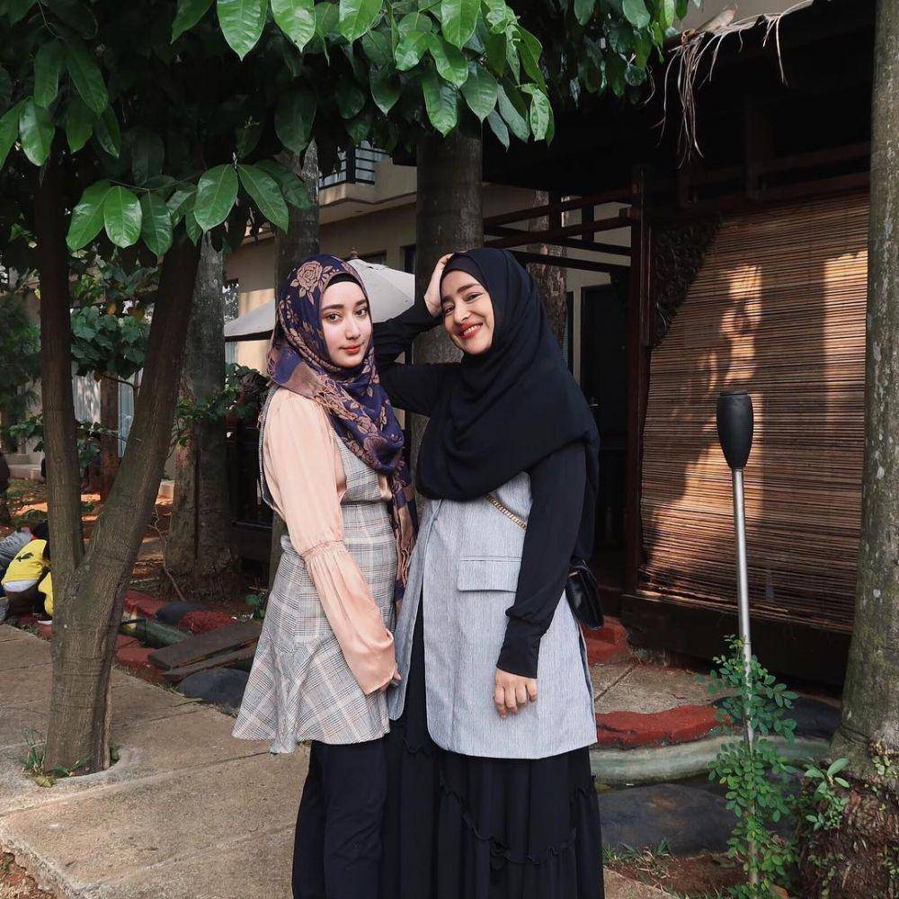Cindy Fatikasari dan Tengku Syaira Anataya (instagram.com/cindyfatikasari18)