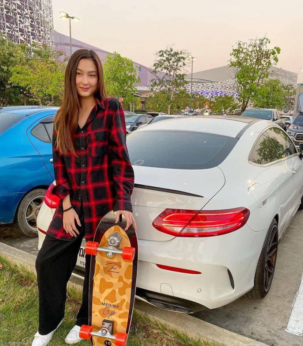 Praew Narunpornkamol ( instagram.com/narunpornkamol)