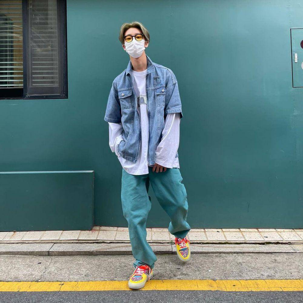 foto The8 dengan setelan denim (instagram.com/xuminghao_o)