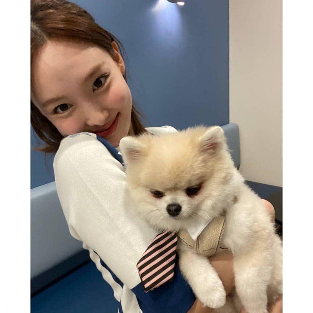Nayeon dan Kookeu (instagram.com/twnayeond)