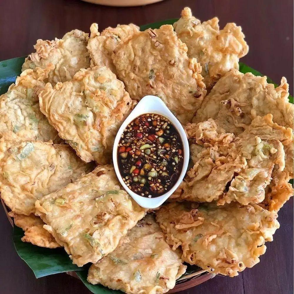 Mendoan (instagram.com/inspirasianeka_gorengan)