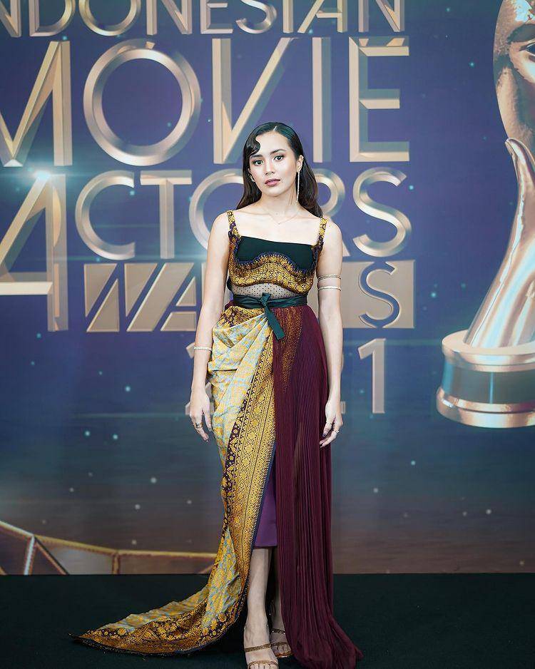 Potret Beby Tsabina di acara IMA Awards 2021 pada Minggu (28/11/2021). (instagram.com/bebytsabina)