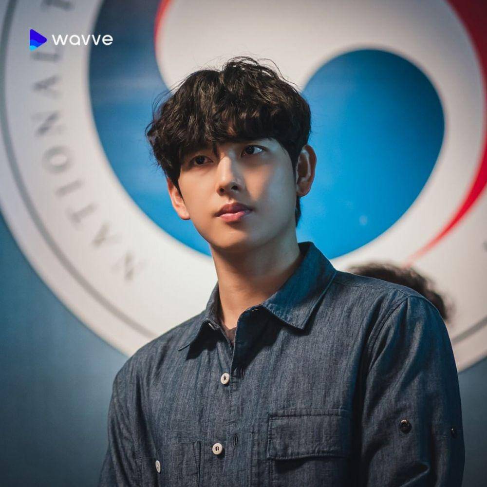 Im Si Wan di drama Tracer (instagram.com/wavve.official)