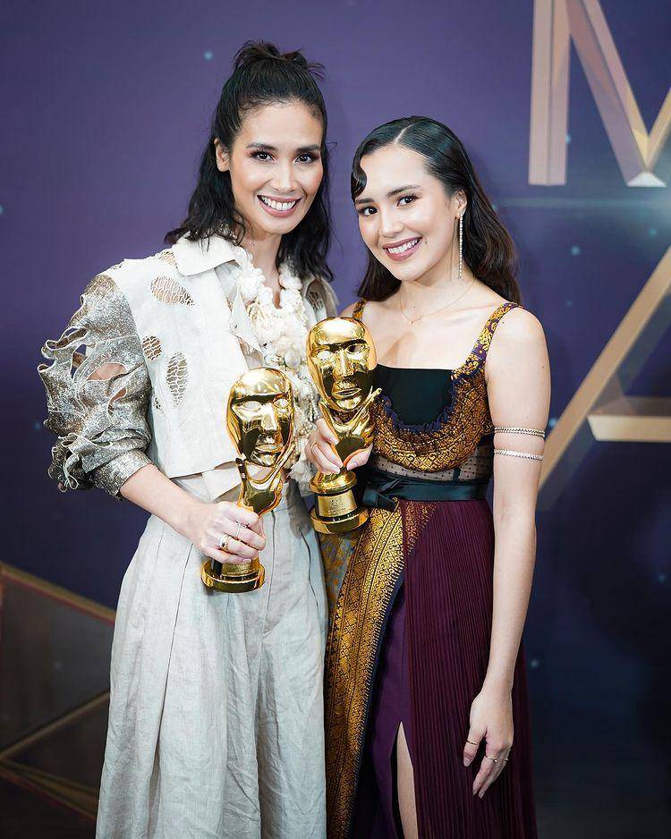 Potret Beby Tsabina dan Marsha Timothy di acara IMA Awards 2021 pada Minggu (28/11/2021). (instagram.com/bebytsabina)