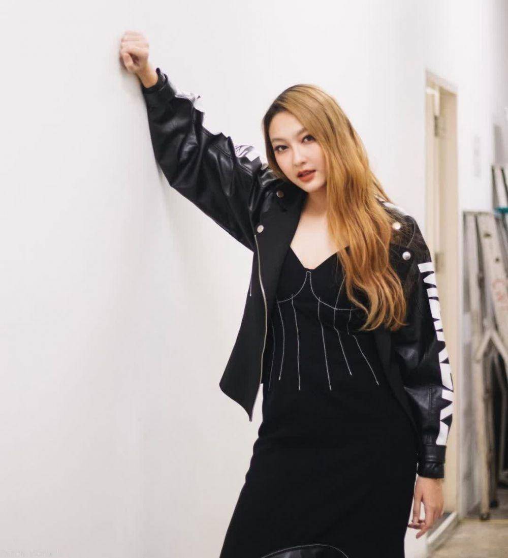 Praew Narunpornkamol ( instagram.com/narunpornkamol)